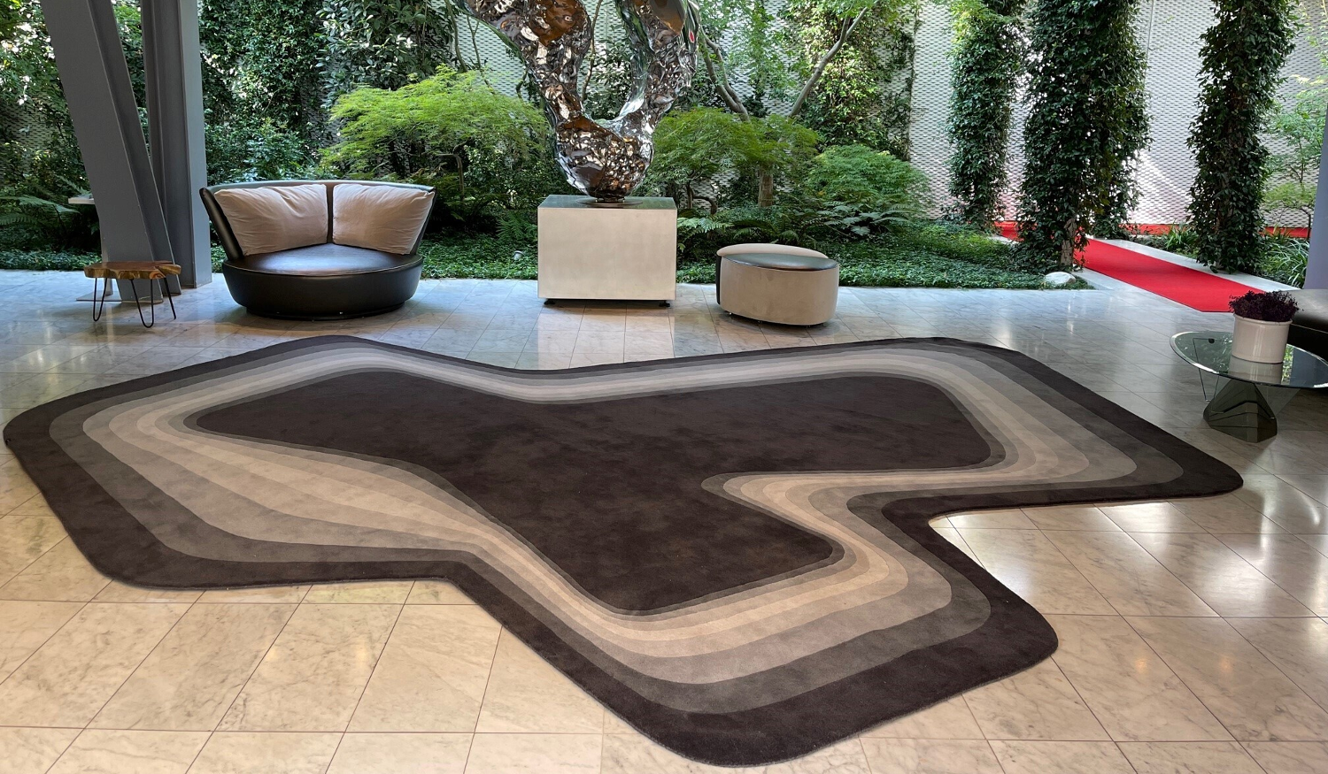 Designer rug by Karim Rashid and kymo at the Magna Pars Hotel Milano