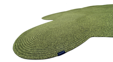 Natural-looking outdoor carpet in a freeform design.