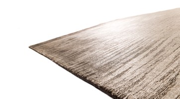 goldener glänzender Teppich im Metalliclook handgewebt aus Bananasilk