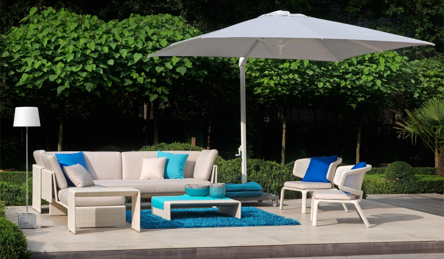 robust outdoor carpet for pool and garden seating area uv-resistant and water-repellent